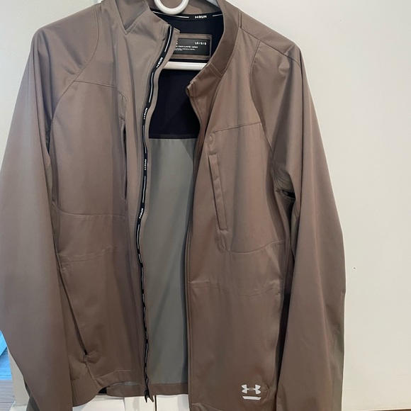 Under Armour mens lightweight coat. - Picture 5 of 12